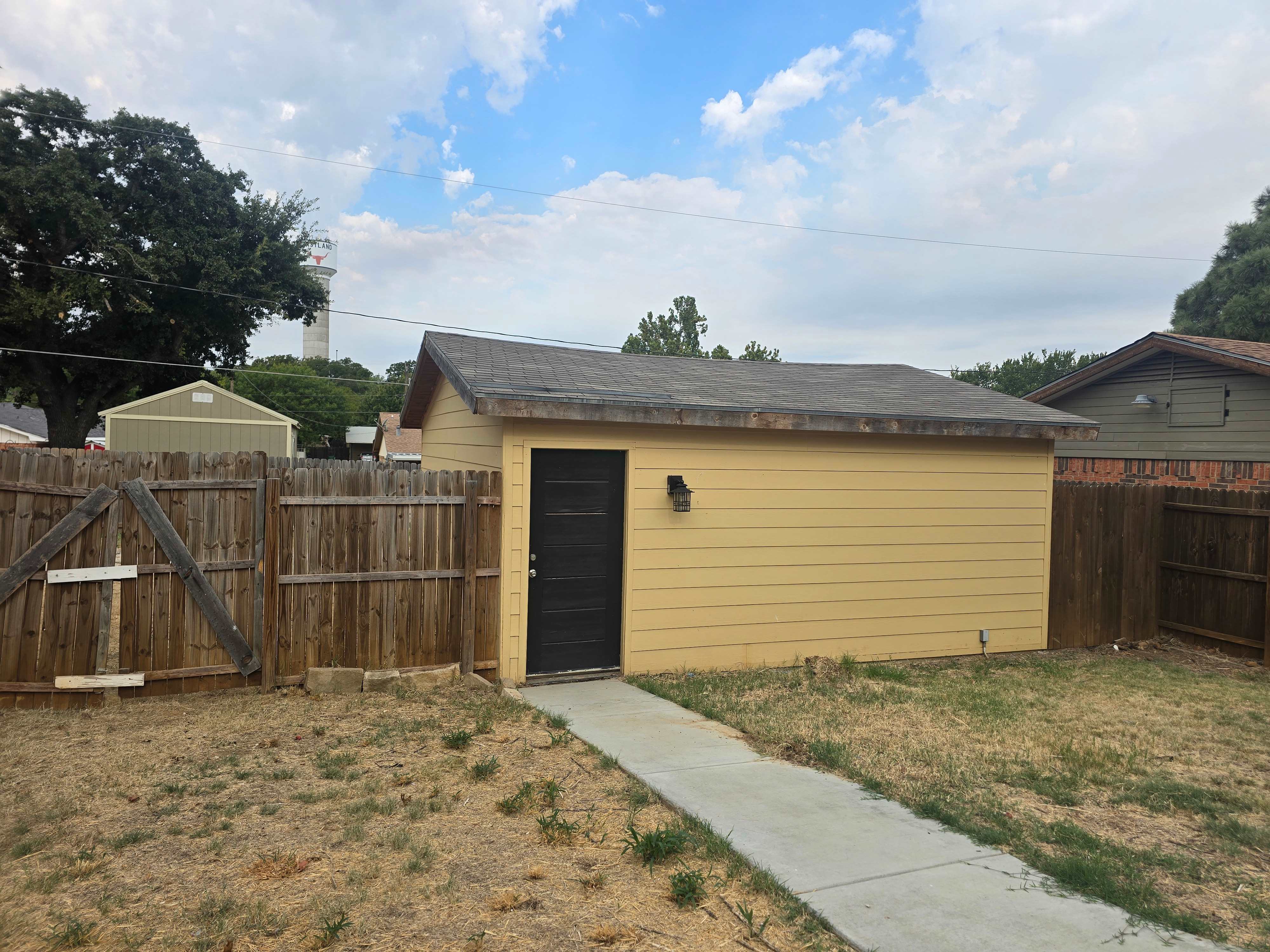 507 S Ostrom Ave photo