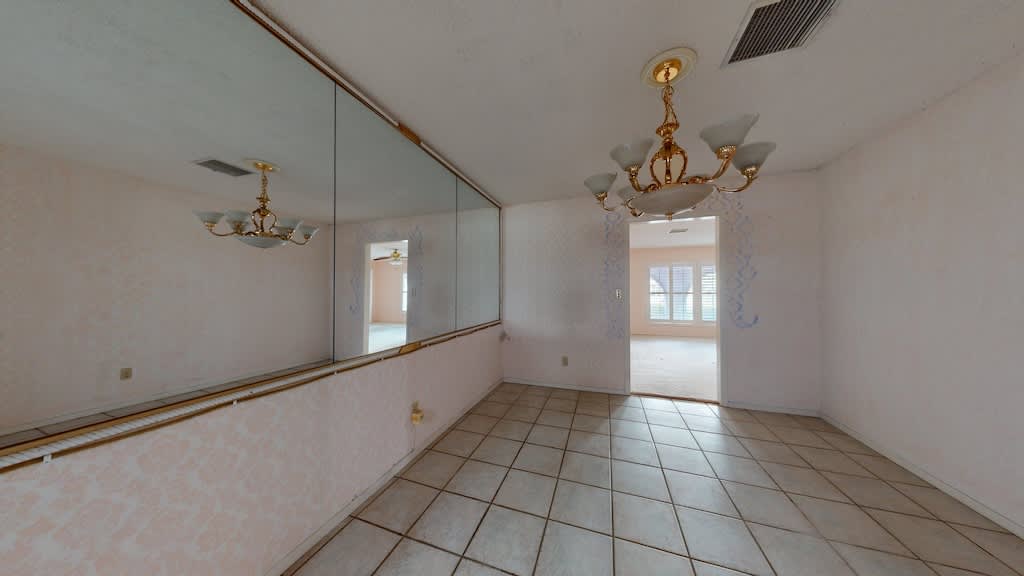 2045 Arlington Ave photo