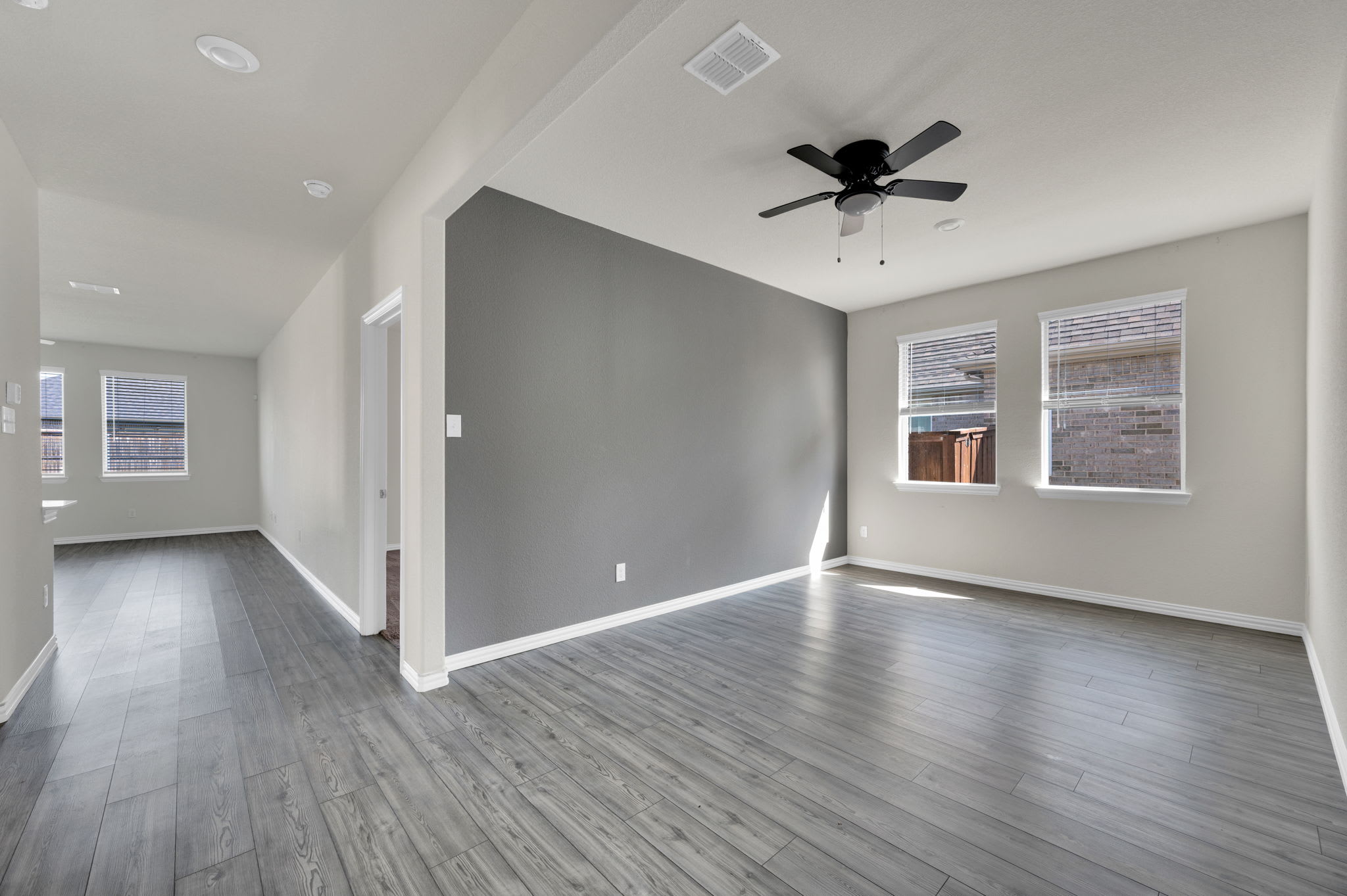 1104 Garden Grv Ln photo