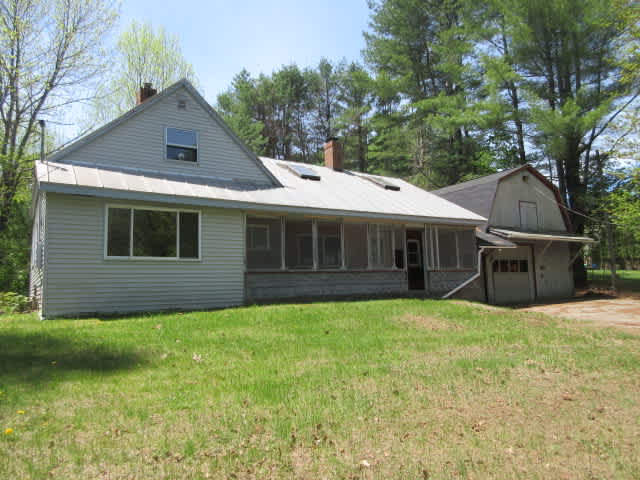 Single Family Home 3BR 1.1BA - 68 Weld Road, Wilton, ME