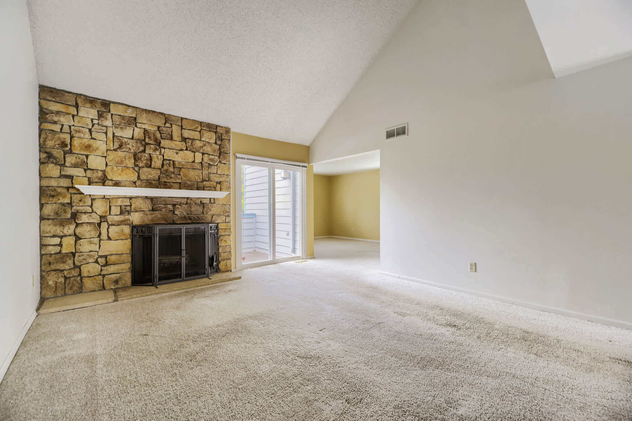 2405 S Worchester Ct photo
