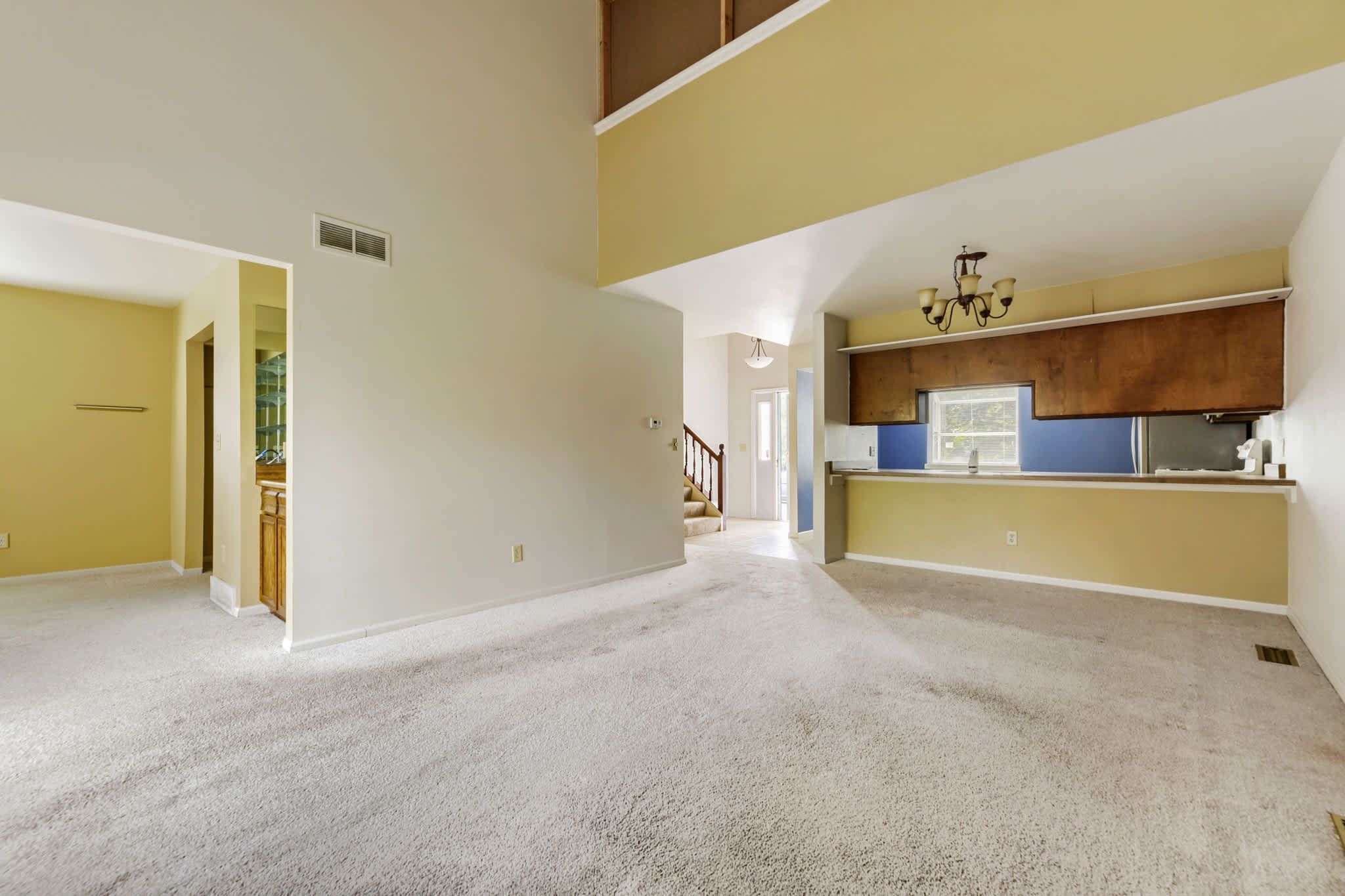 2405 S Worchester Ct photo