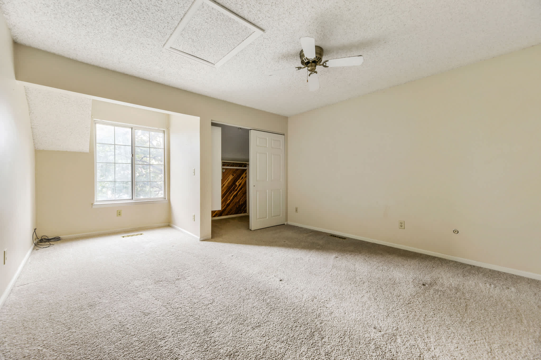 2405 S Worchester Ct photo