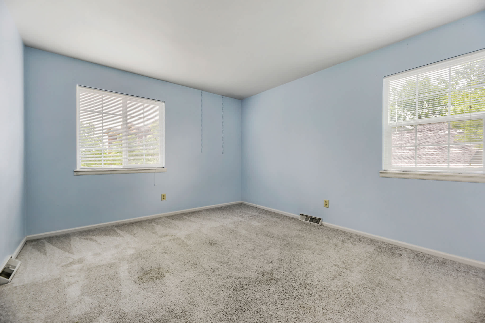 2405 S Worchester Ct photo