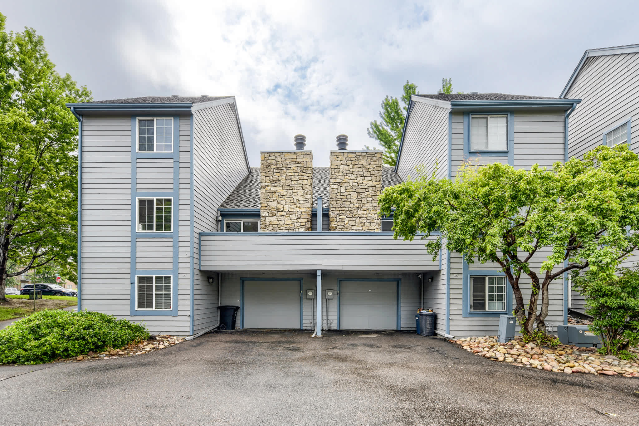 2405 S Worchester Ct photo