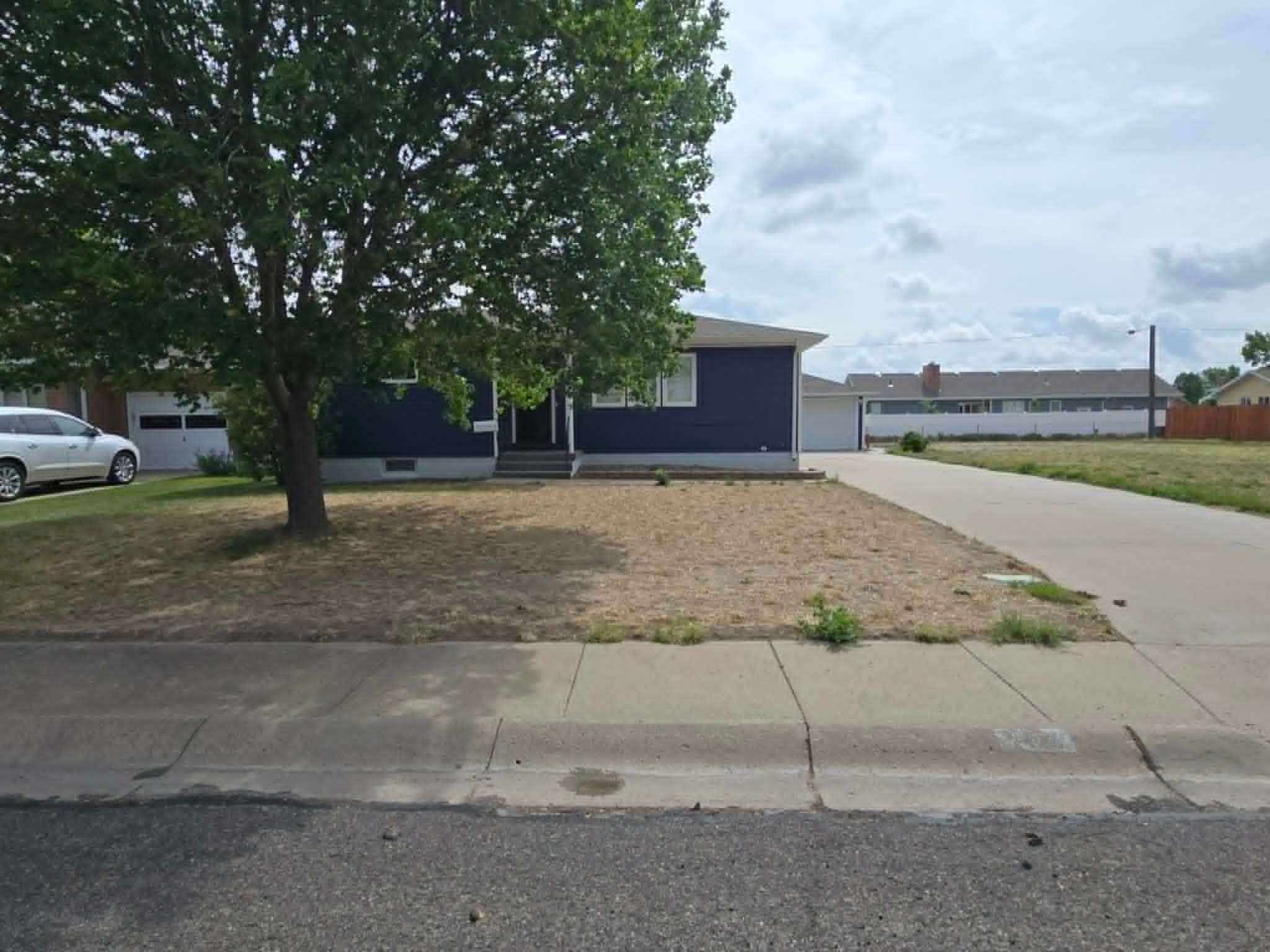 Single Family Home 2BR 1BA - 2427 Craig Ave, Sidney, NE