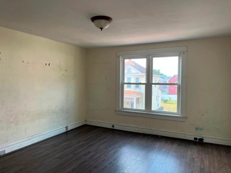 24 8th St photo