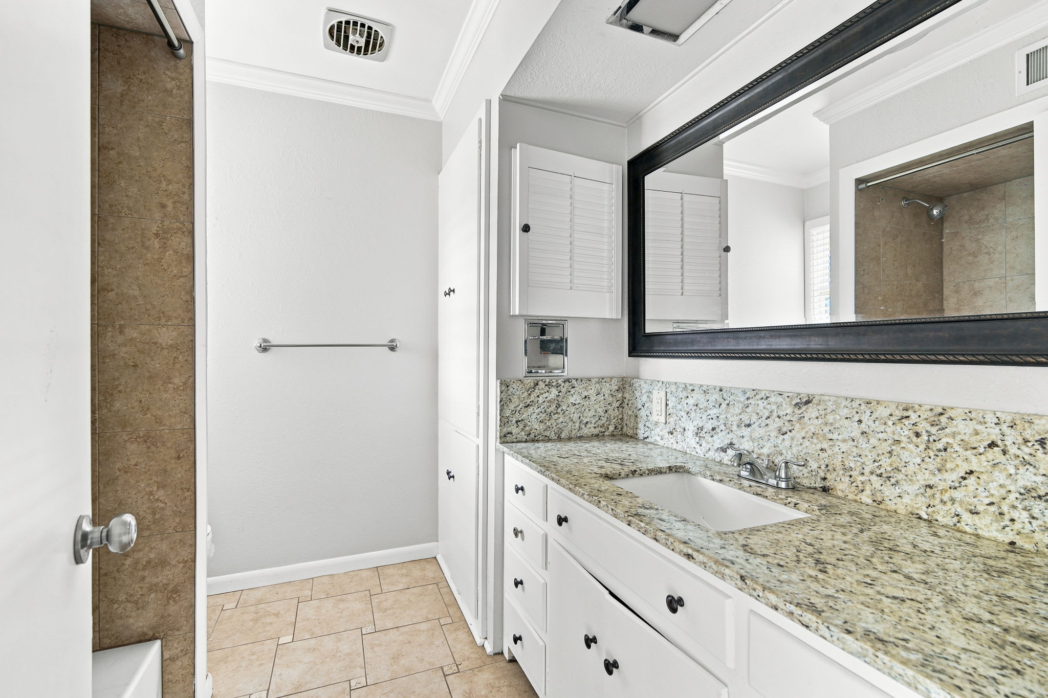 1444 Oaklawn Dr photo
