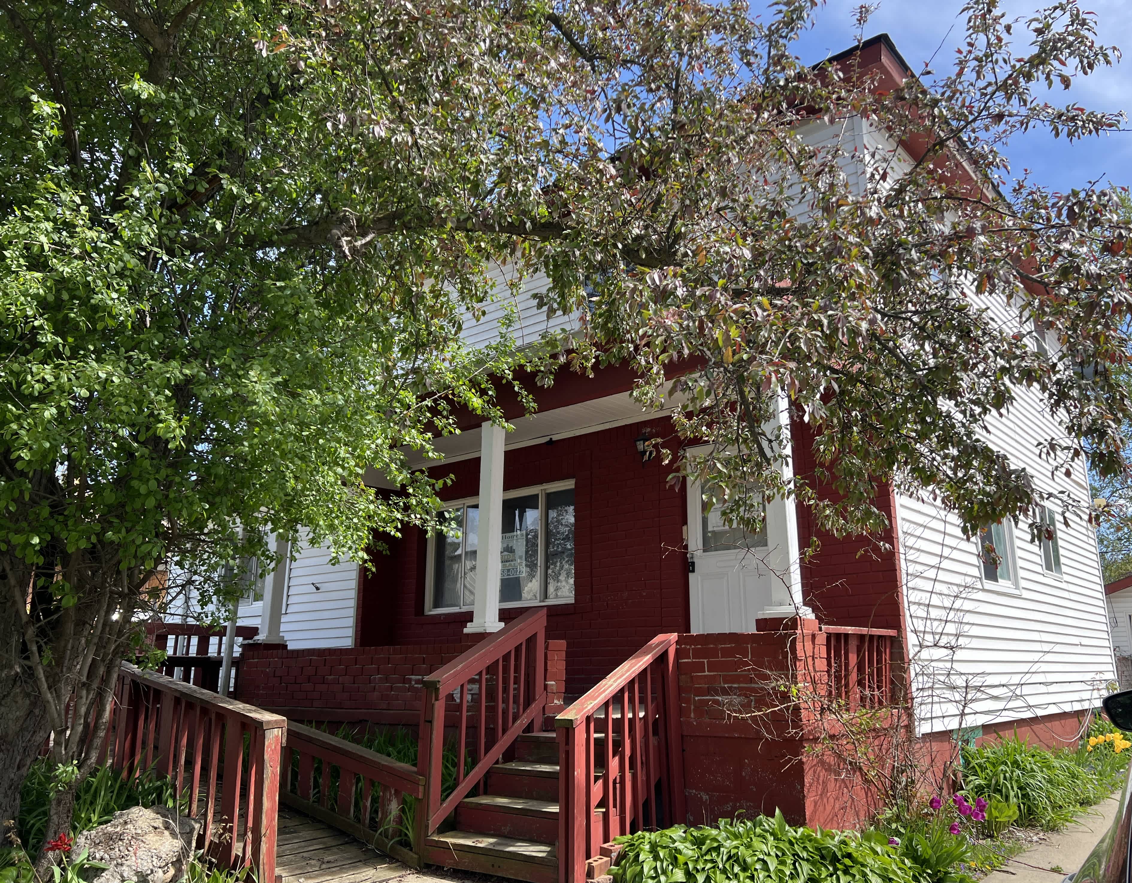 151 W Sheffield Ave photo