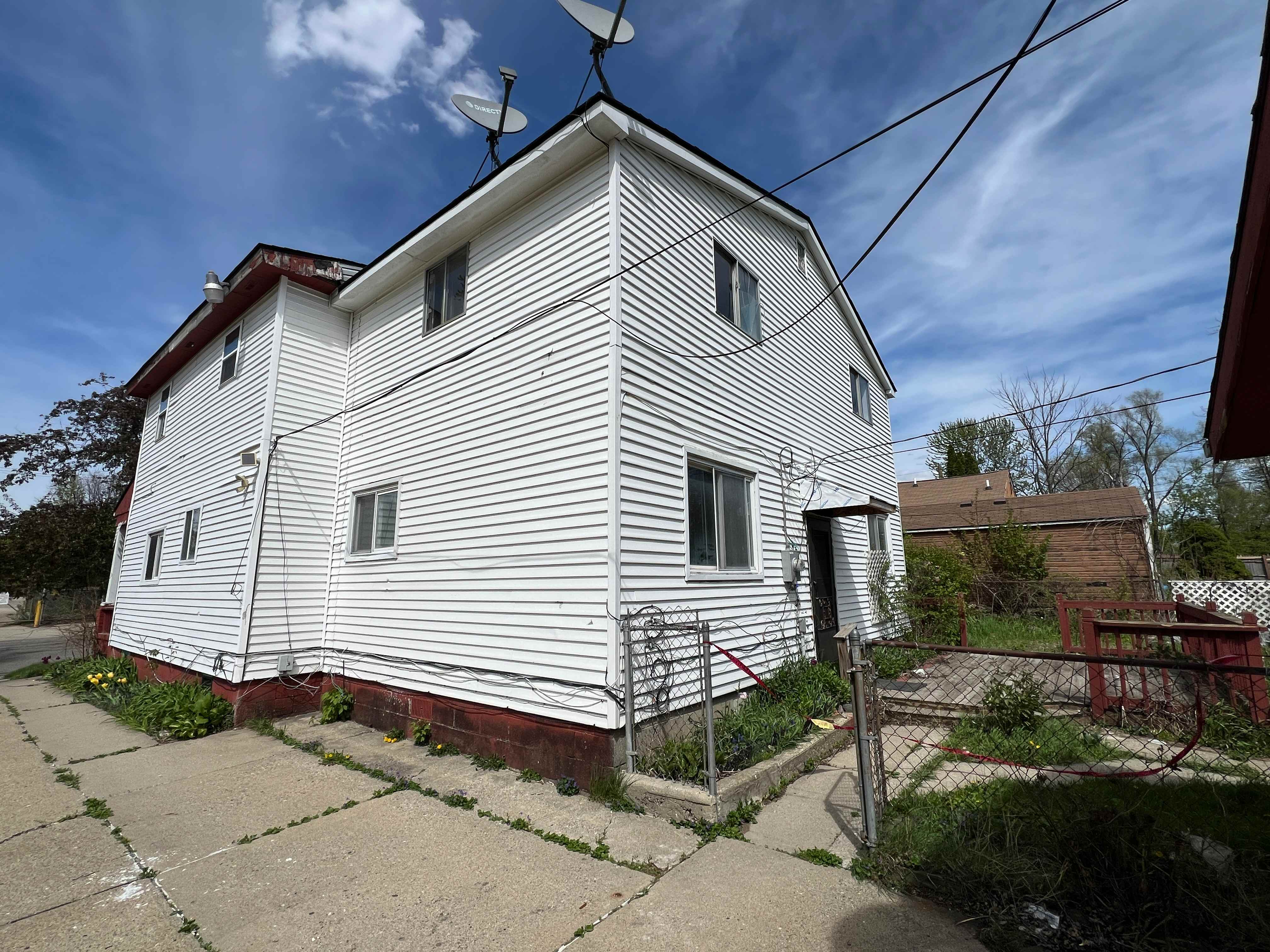 151 W Sheffield Ave photo