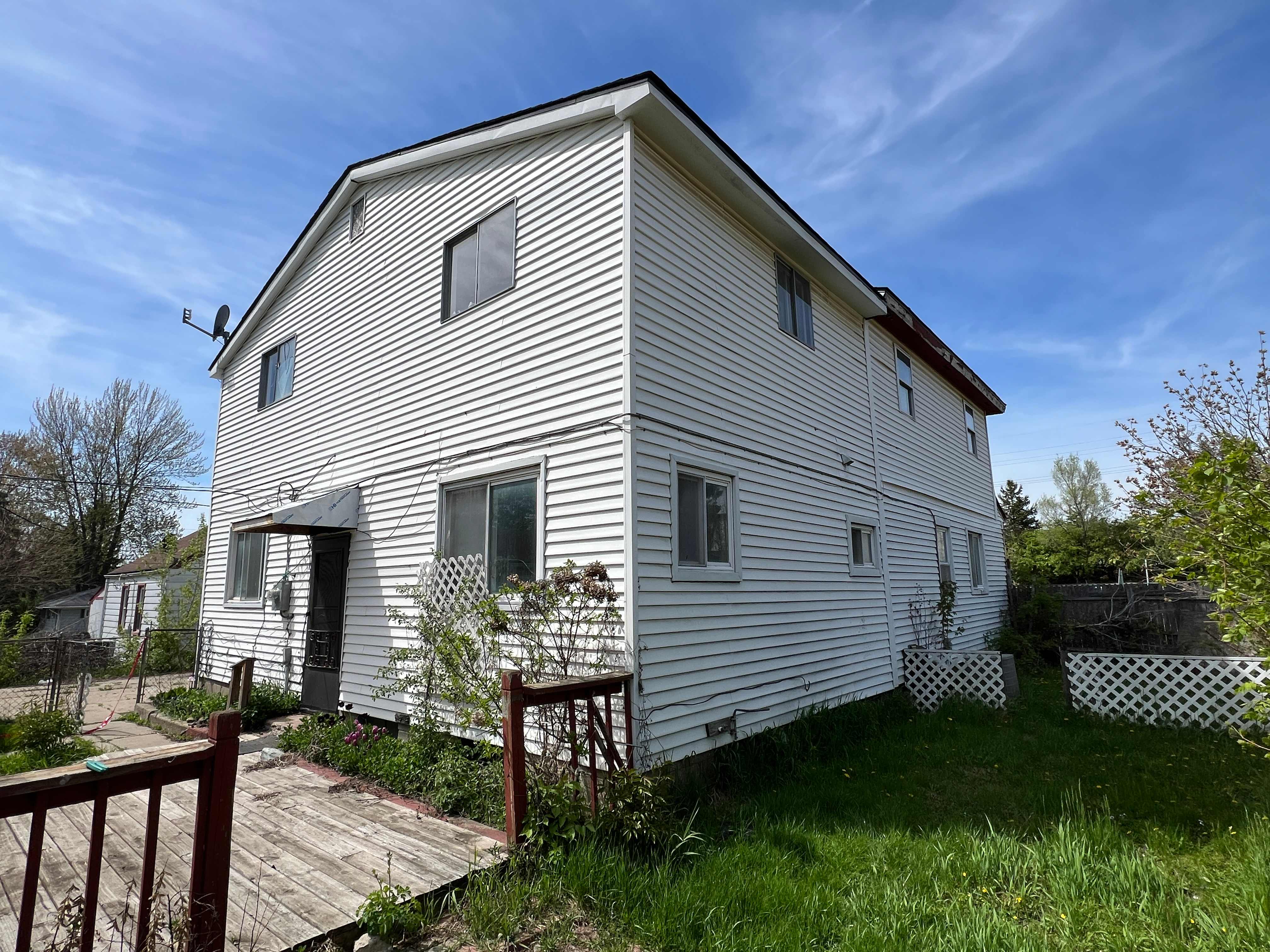 151 W Sheffield Ave photo