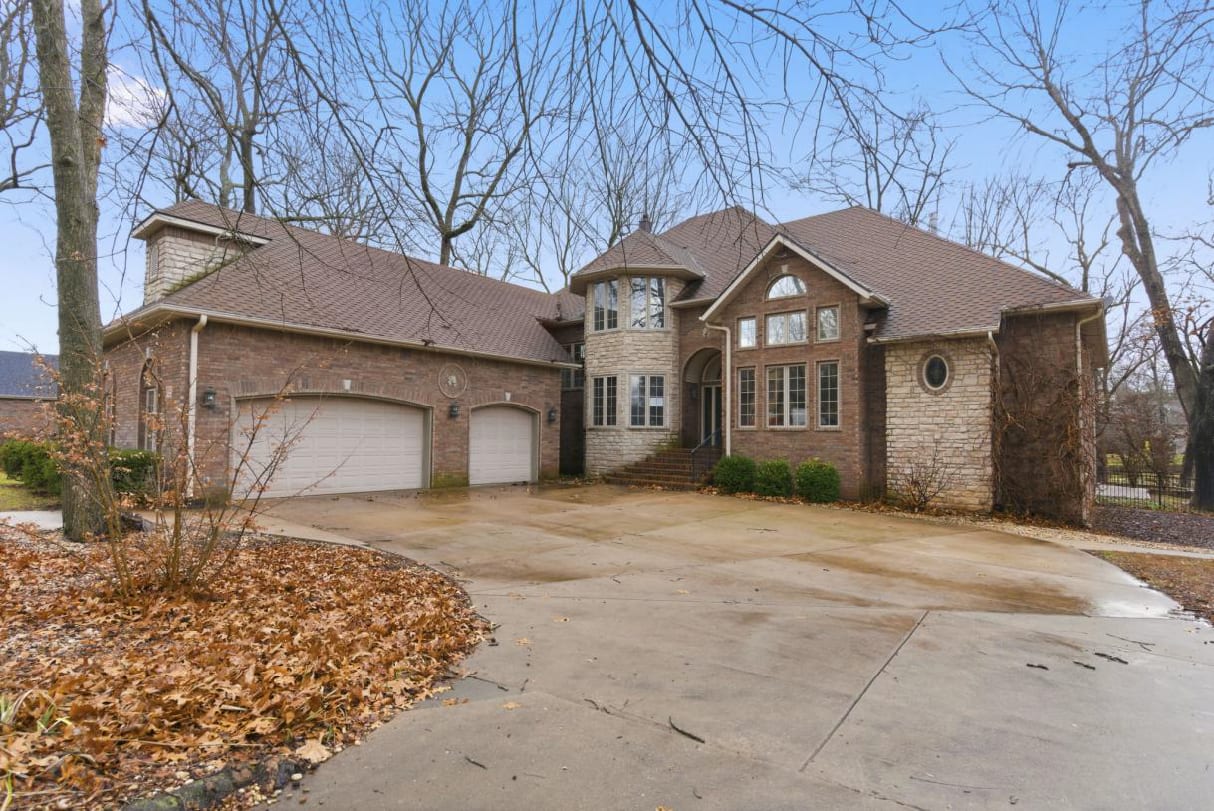 Photograph of 3307 N 10th St, Ozark, MO 65721