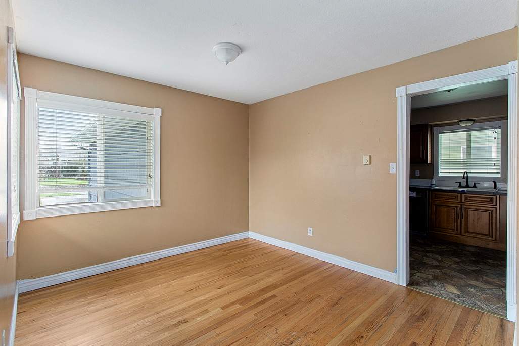 3025 Maple St photo