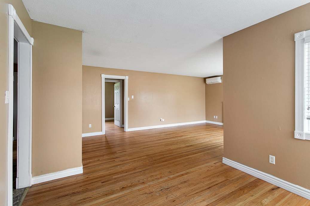 3025 Maple St photo