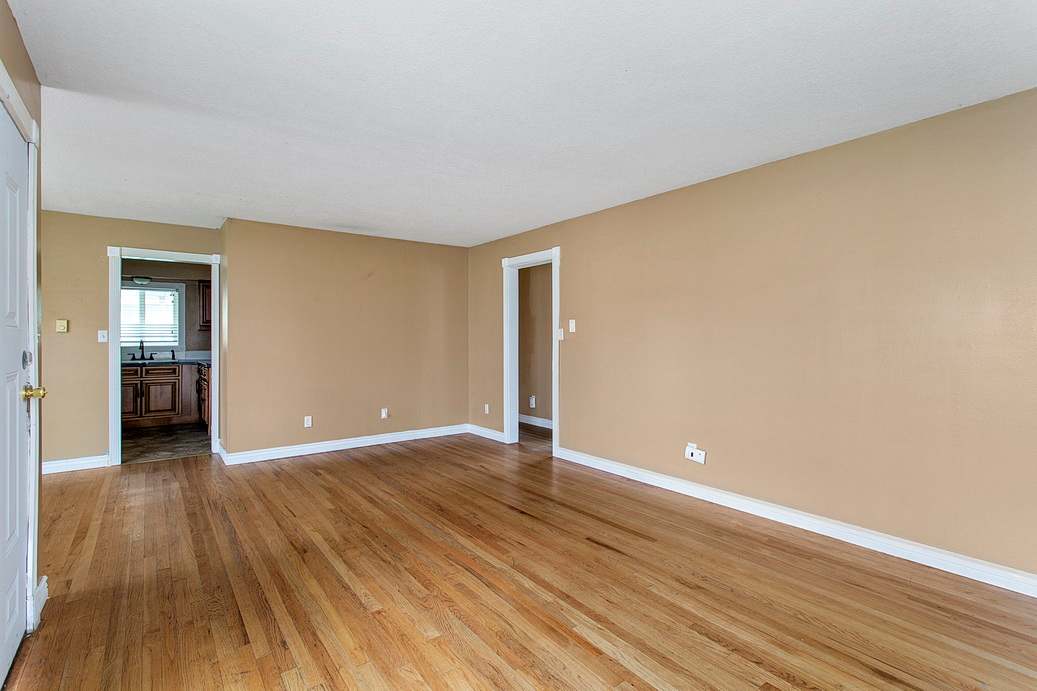 3025 Maple St photo