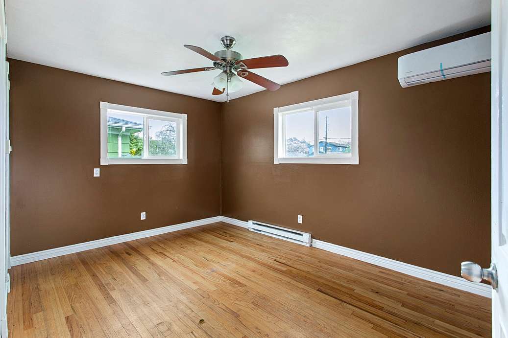 3025 Maple St photo