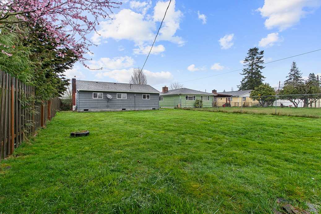 3025 Maple St photo