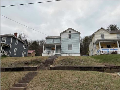 Photograph of 310 5th St, Lowell, OH 45744