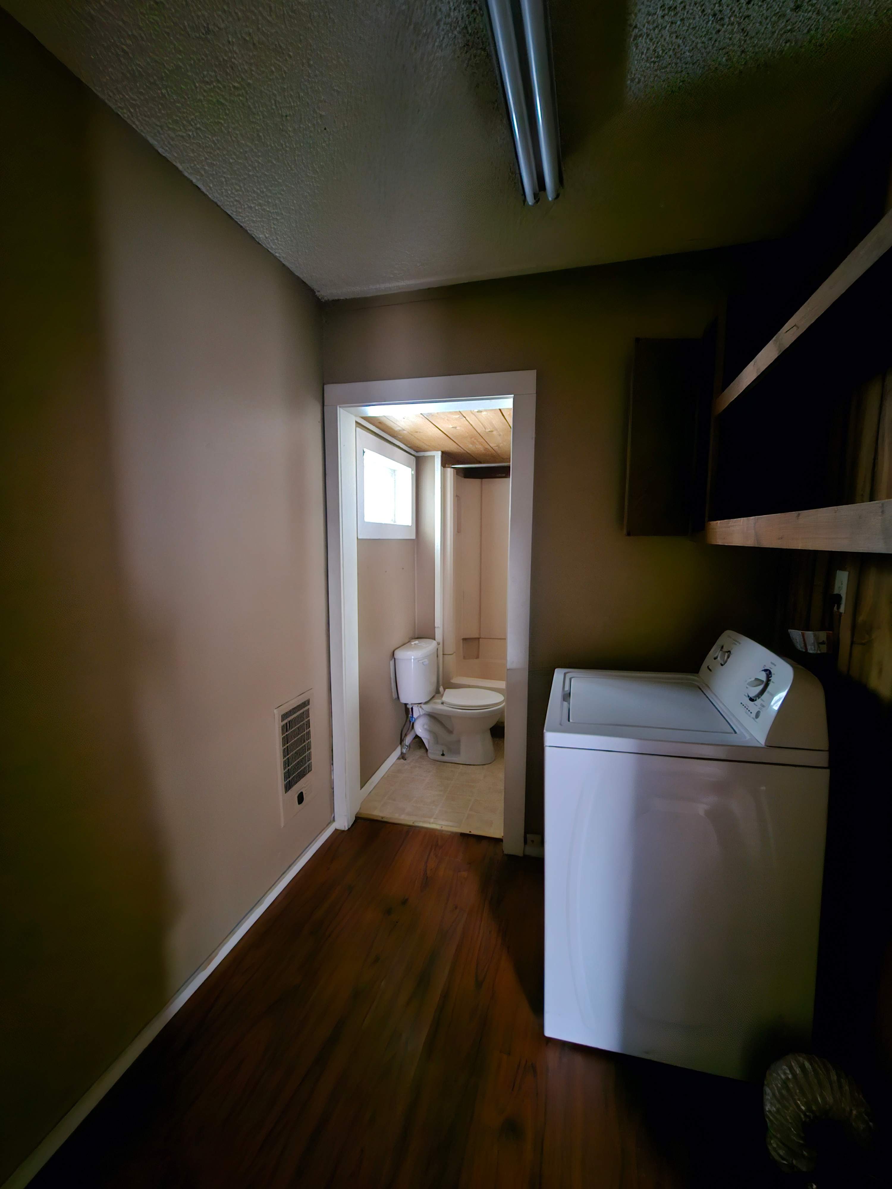 512 E Barry St photo