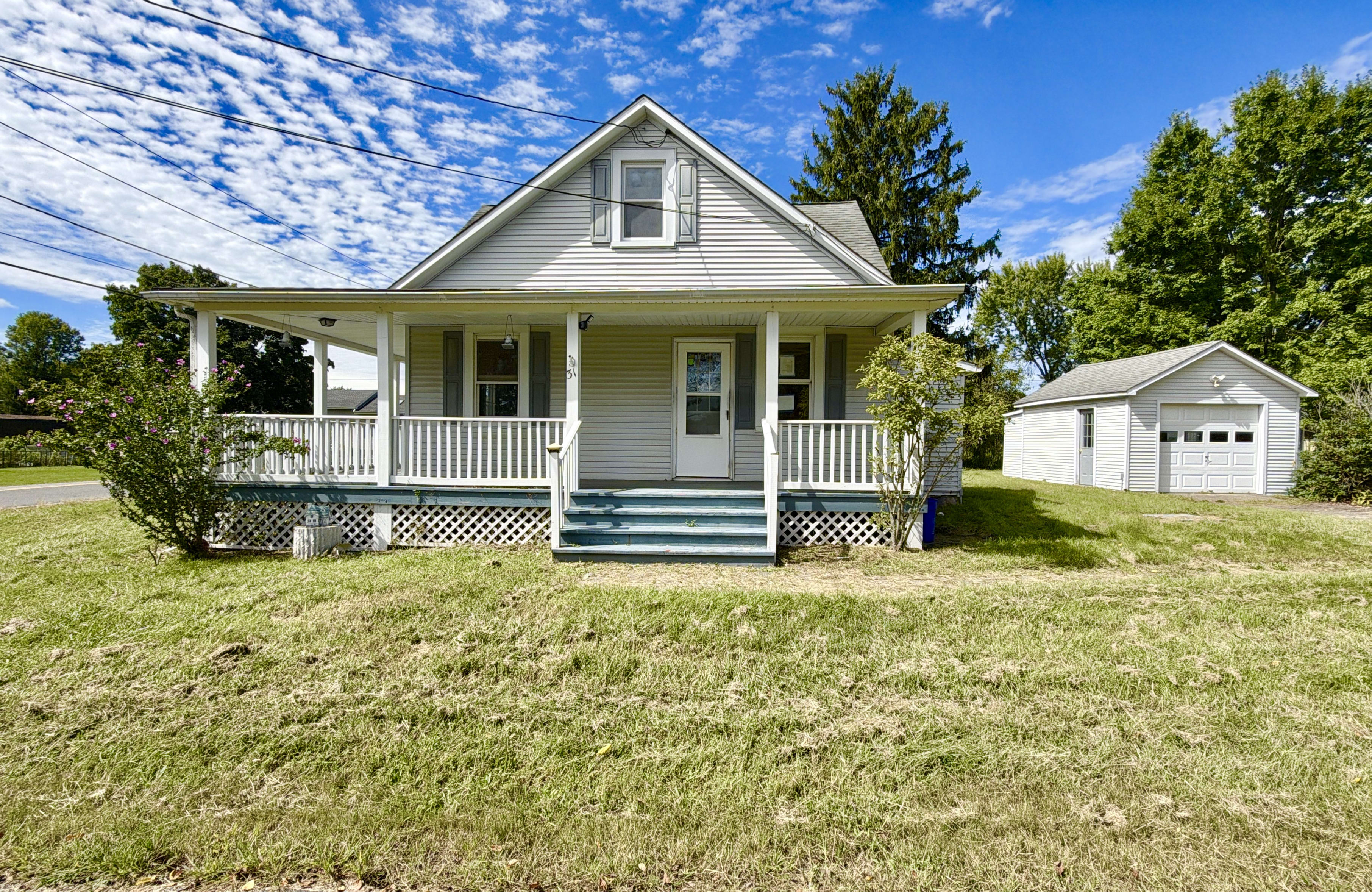 Photograph of 31 Fourth St, Flagtown, NJ 08821