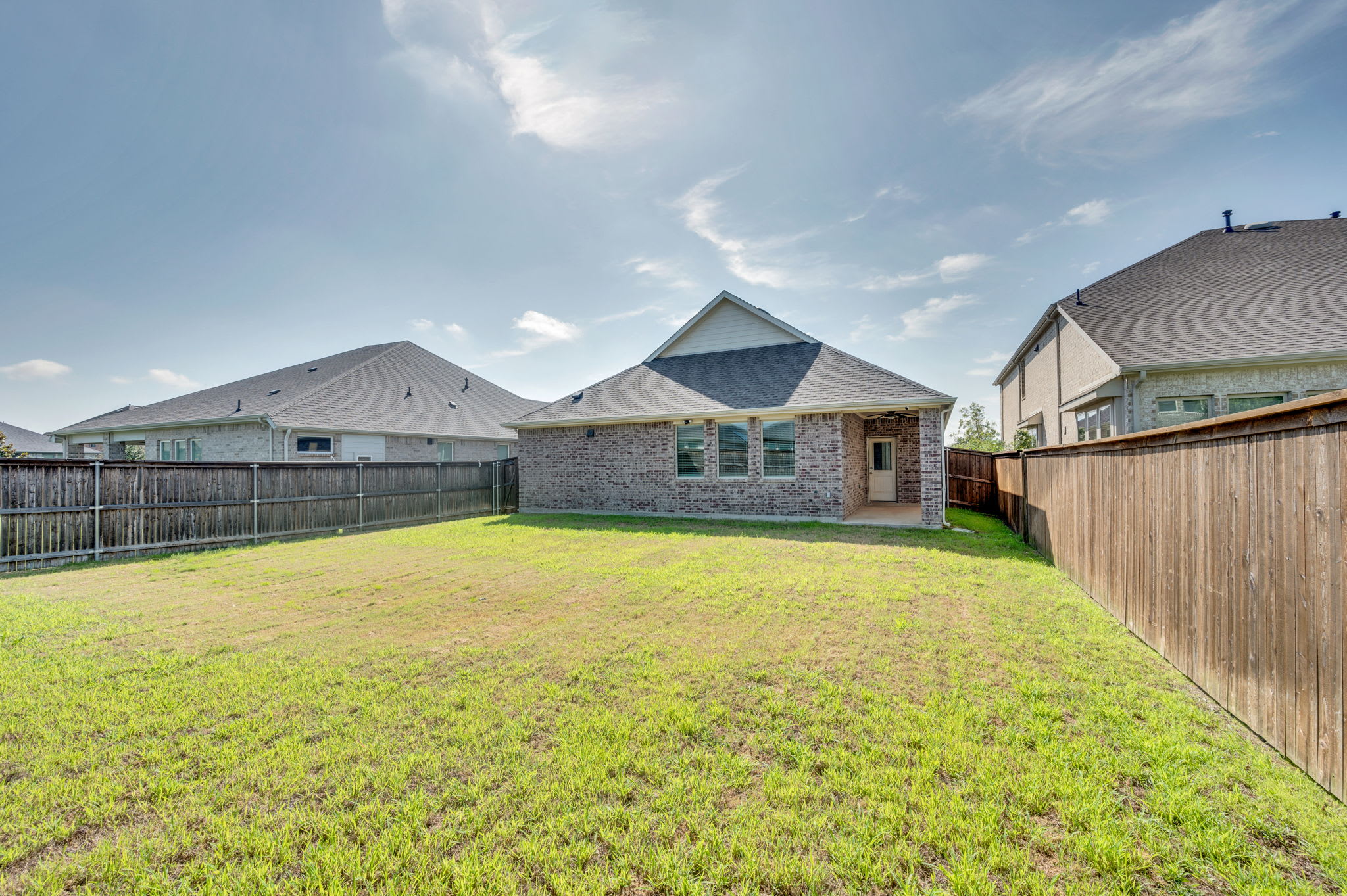 1104 Garden Grv Ln photo