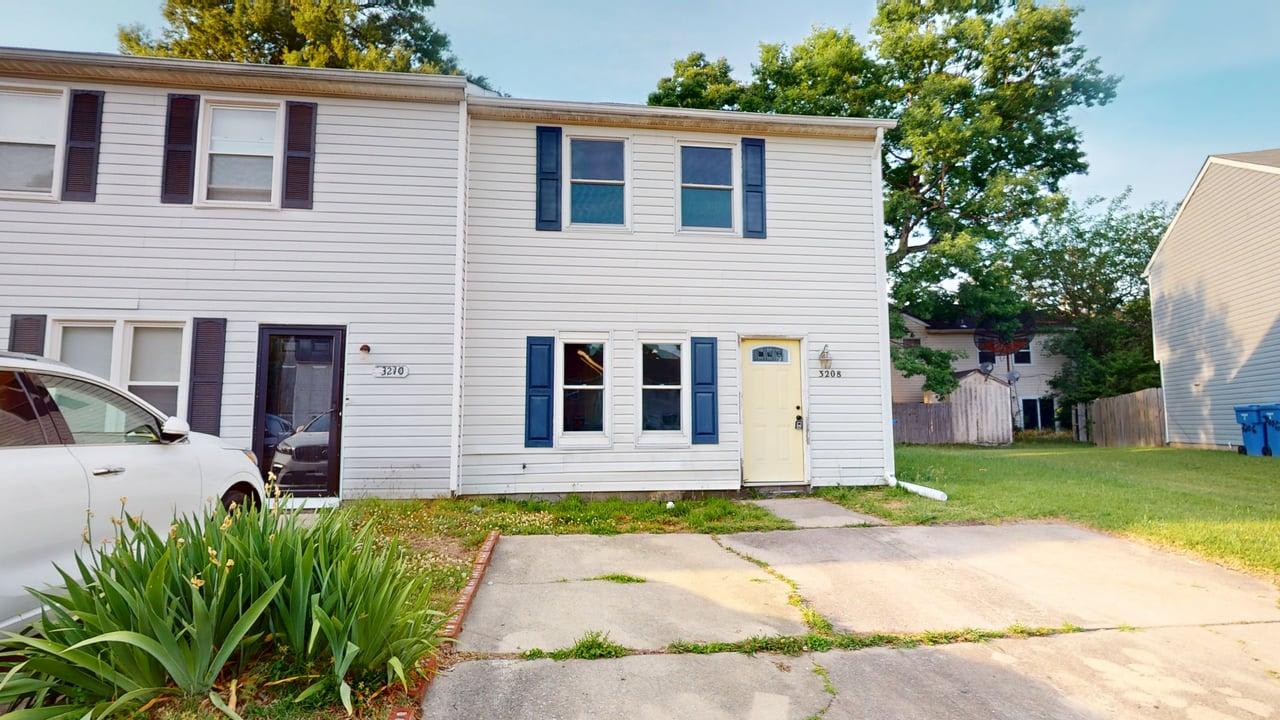 Single Family Home 2BR 1.5BA - 3208 Clover Road E, Chesapeake, VA