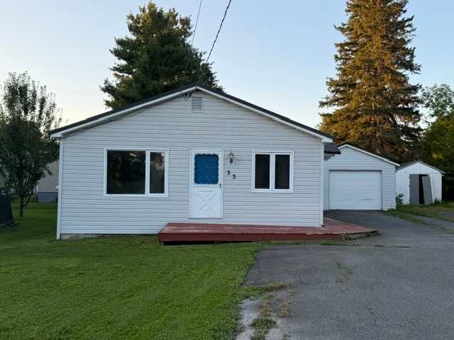 33 Pleasant St