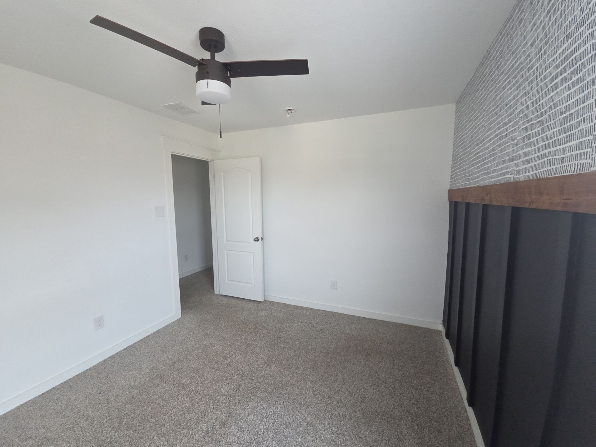2903 Doggett Dr photo