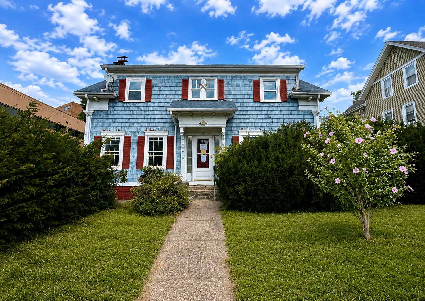 Single Family Home 4BR 1.1BA - 39 Illinois St, Central Falls, RI