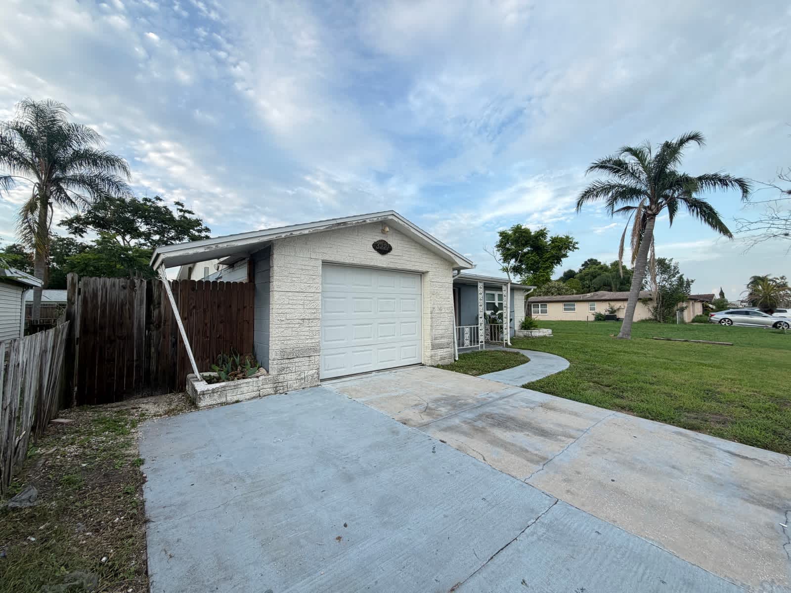 3221 Roxbury Dr photo