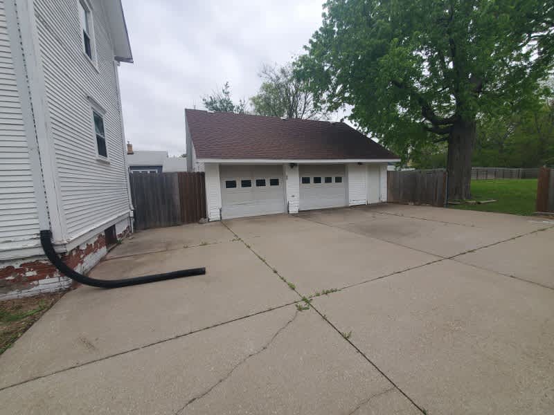 211 S West St photo