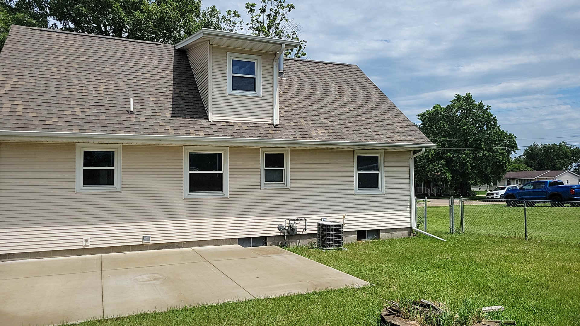 1427 Woods Ave photo