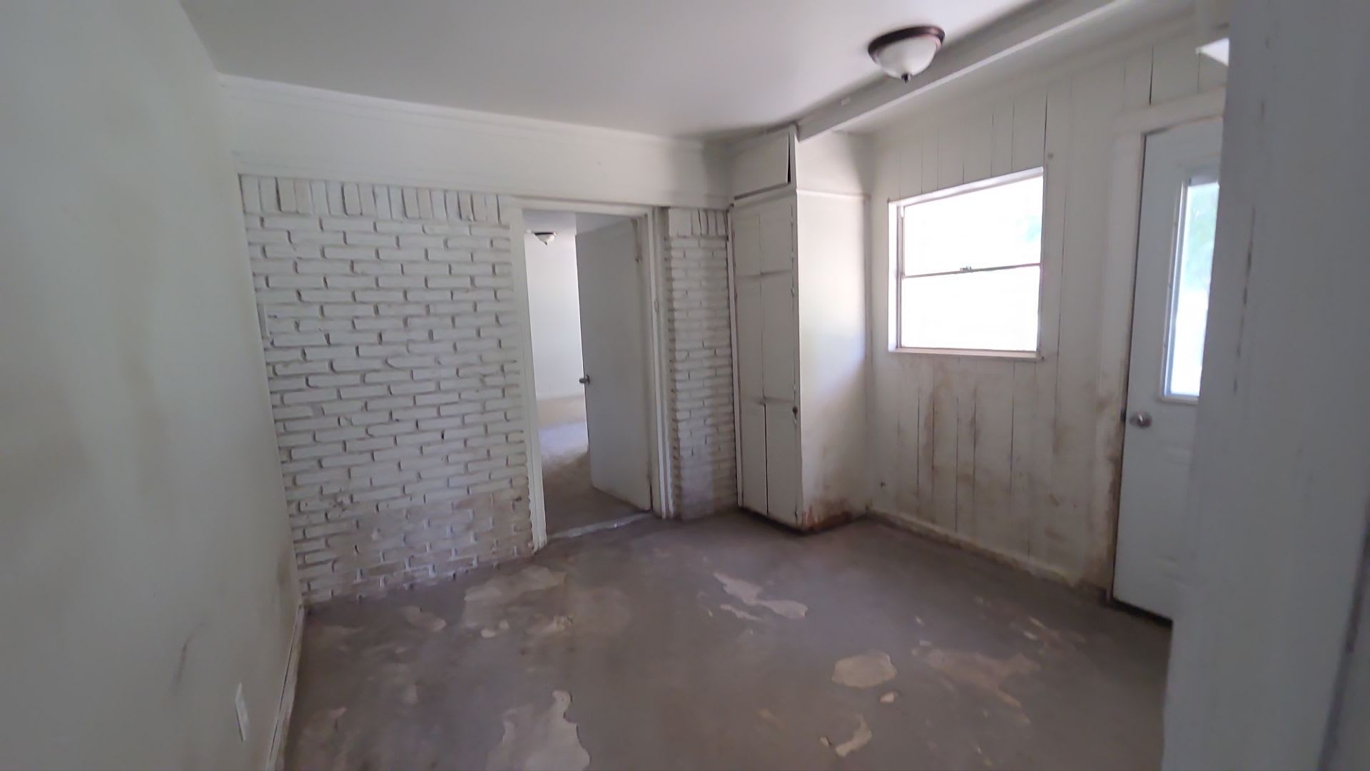 901 Crestview Dr photo