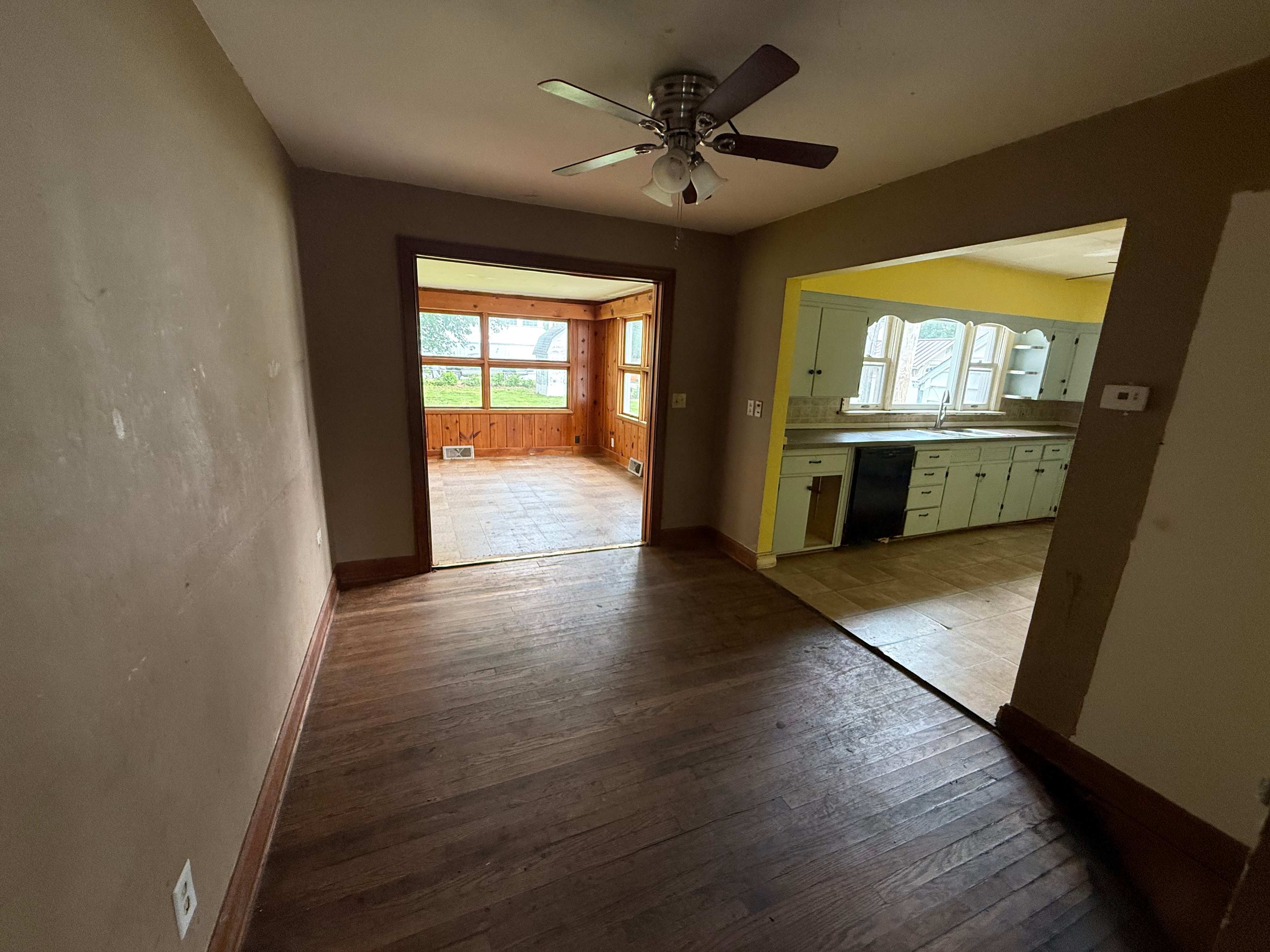 118 W Spring St photo