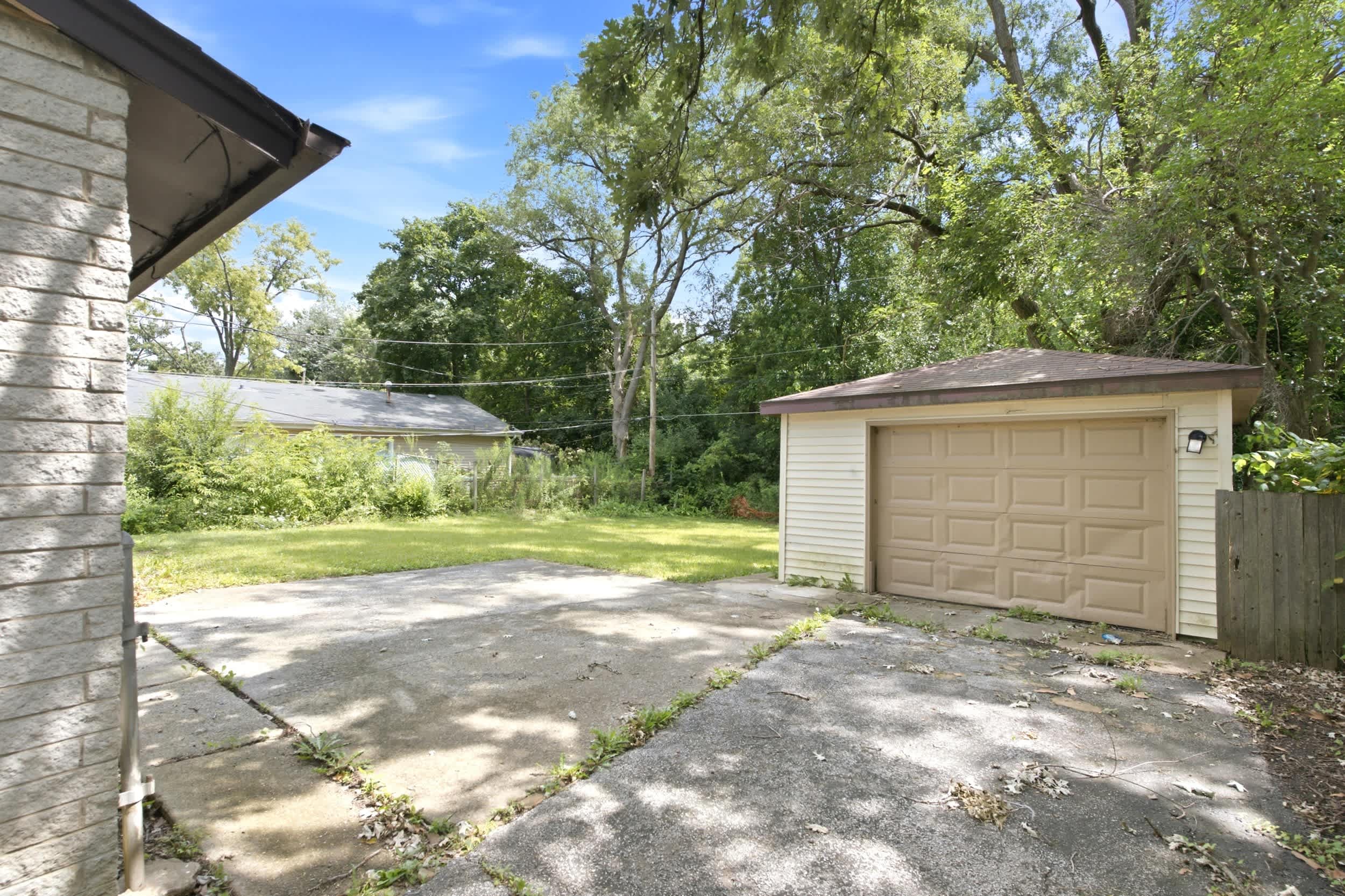 703 Circle Dr photo
