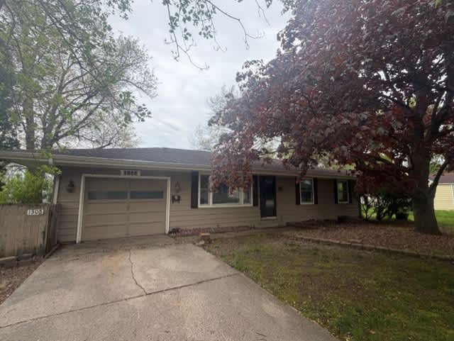 Single Family Home 3BR 1BA — 1305 Laurel St, Elkhart, IN