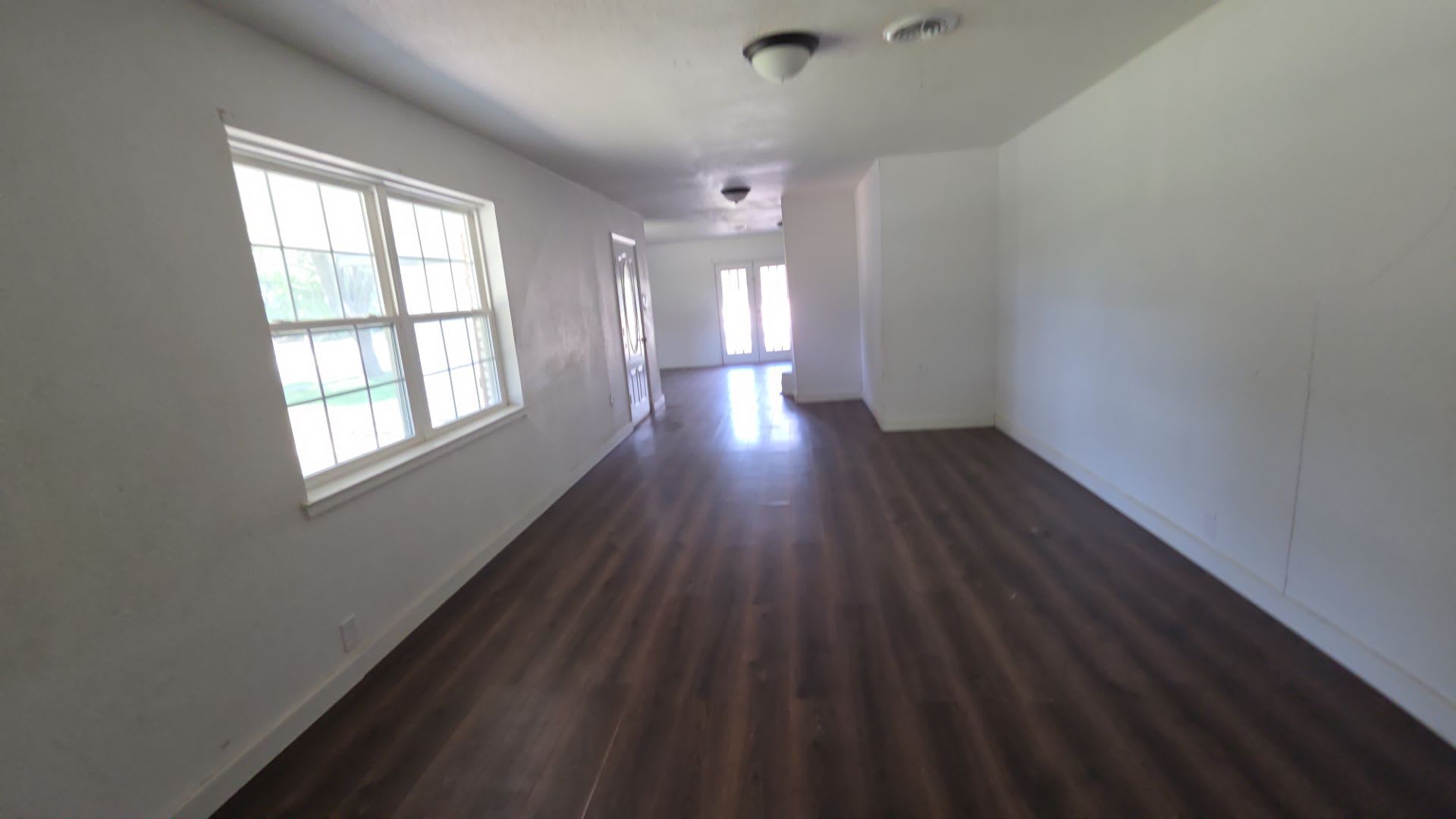 901 Crestview Dr photo