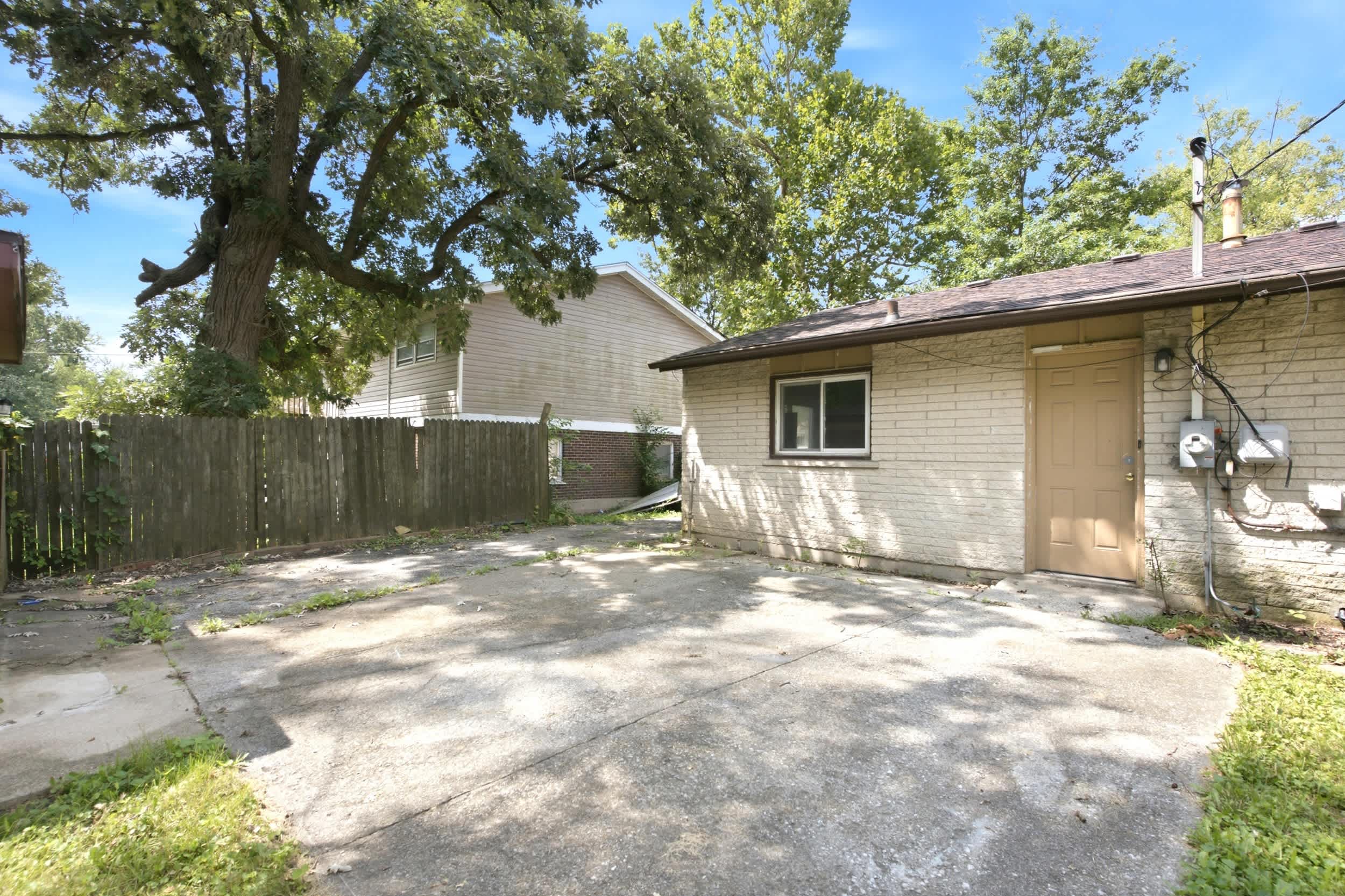 703 Circle Dr photo