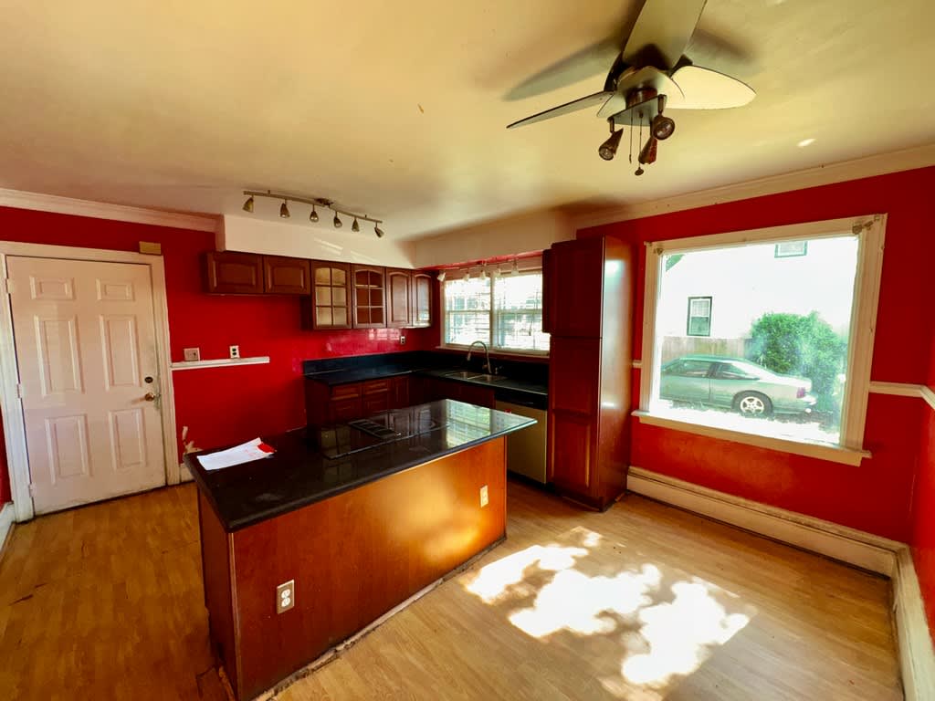 2910 Woodland Ave photo