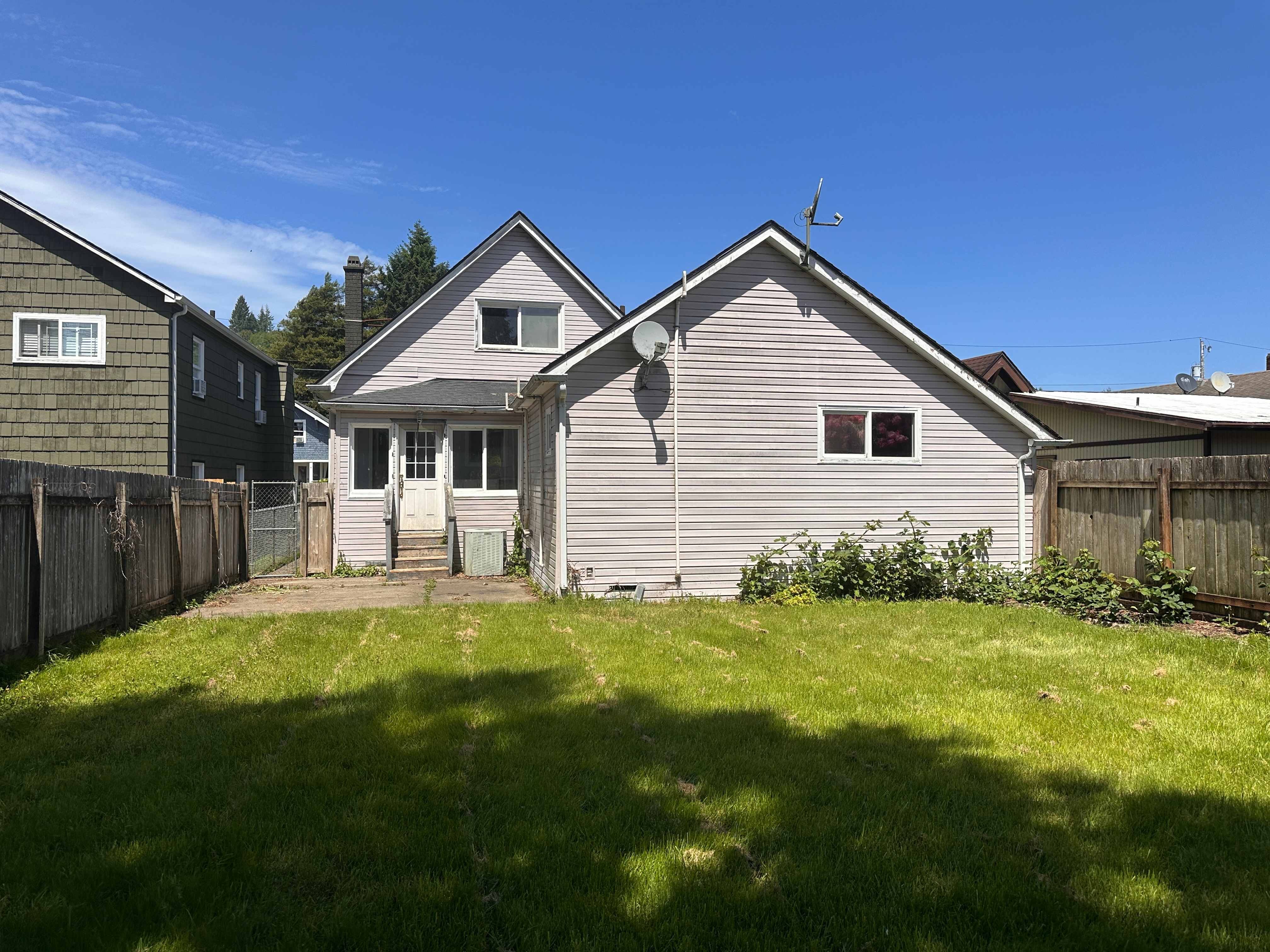 152 Karr Ave photo