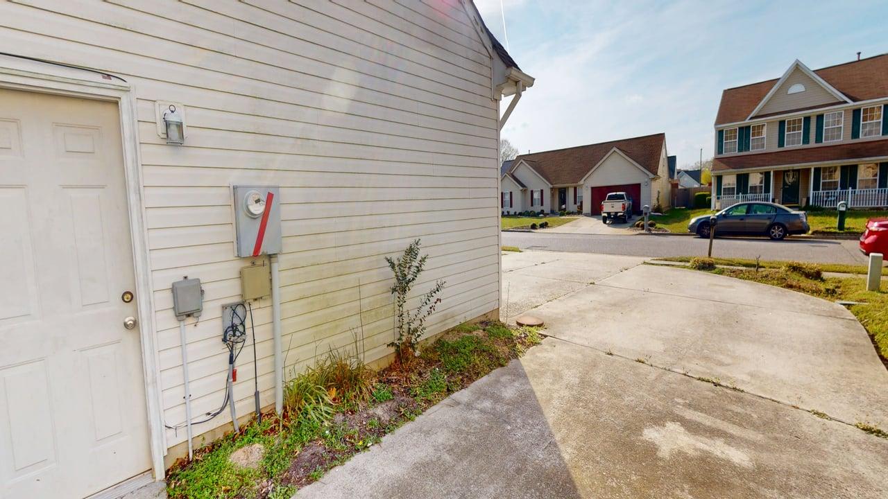 707 Indian Cedar Dr photo