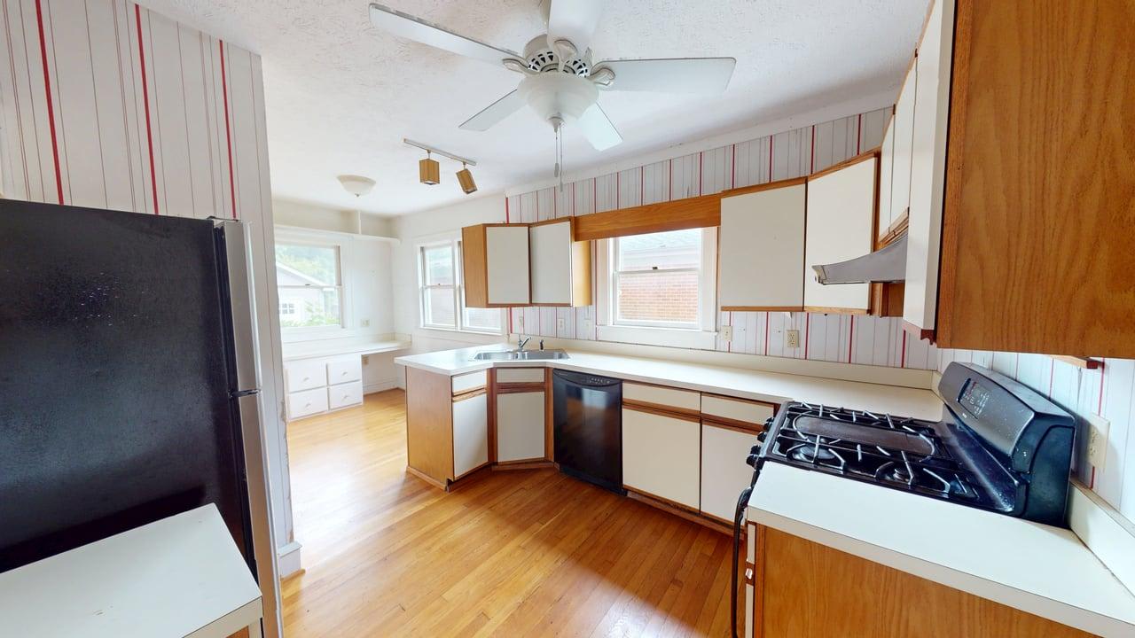 76 Raleigh Rd photo