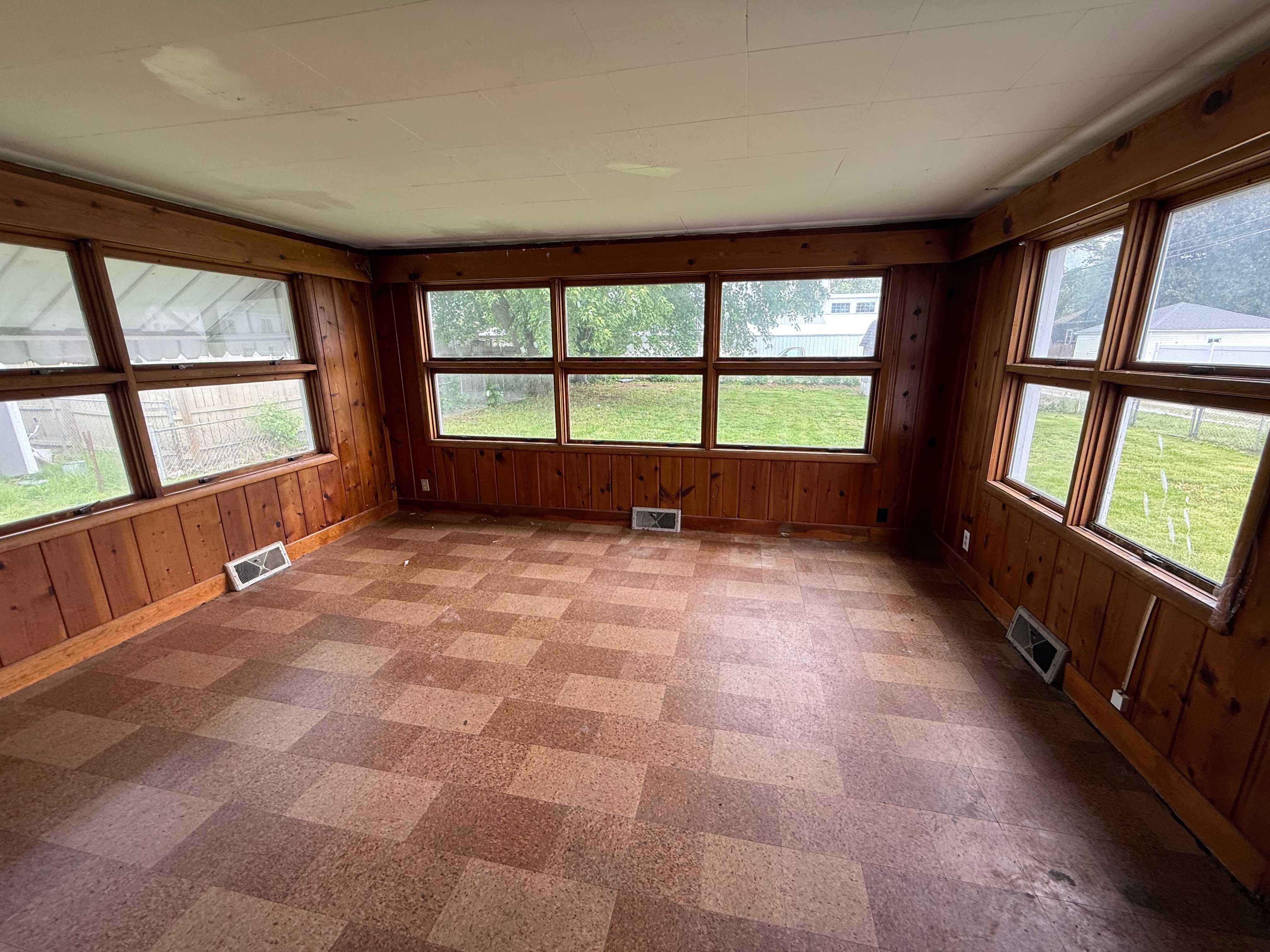 118 W Spring St photo