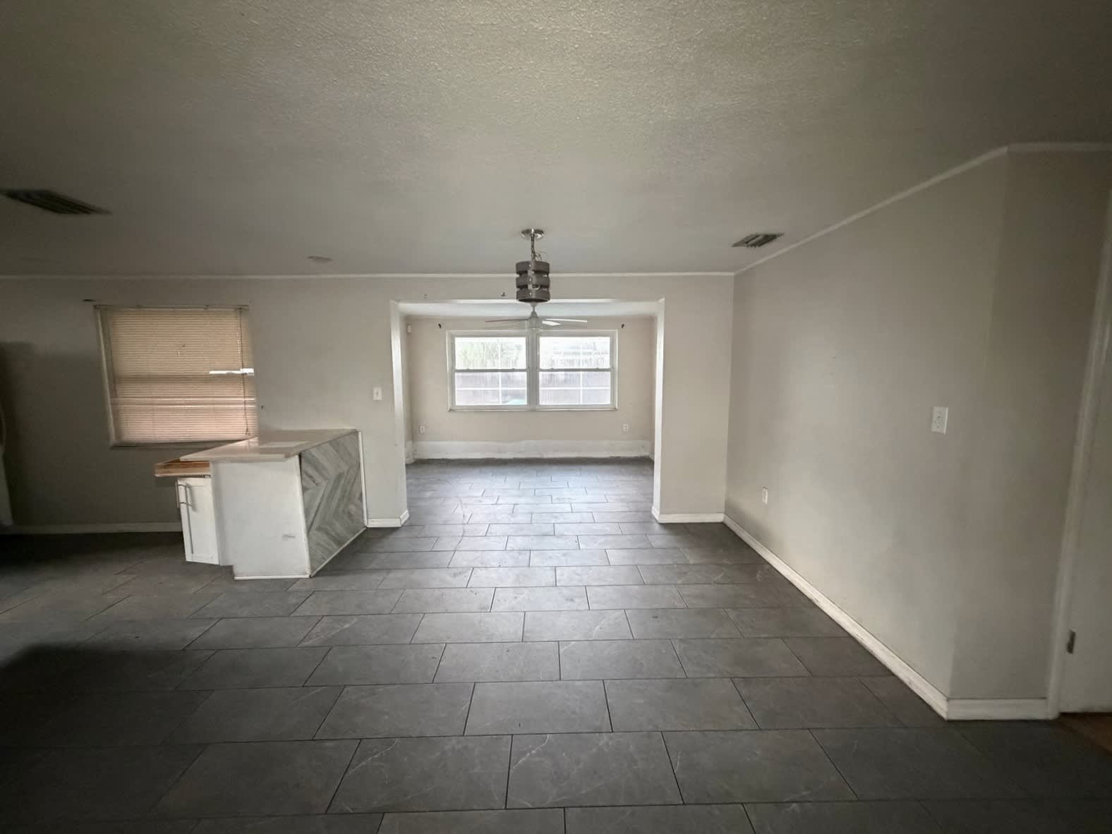 3221 Roxbury Dr photo