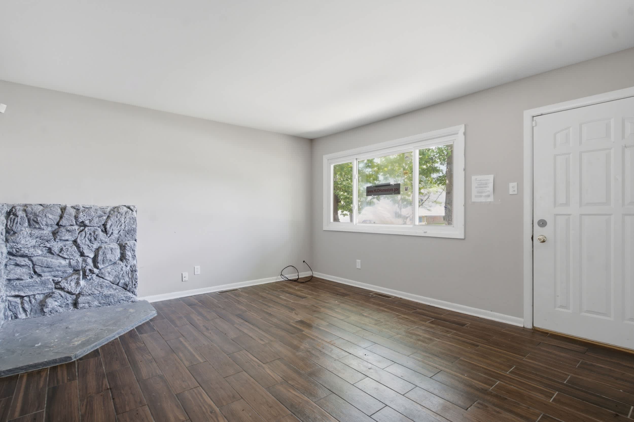 703 Circle Dr photo