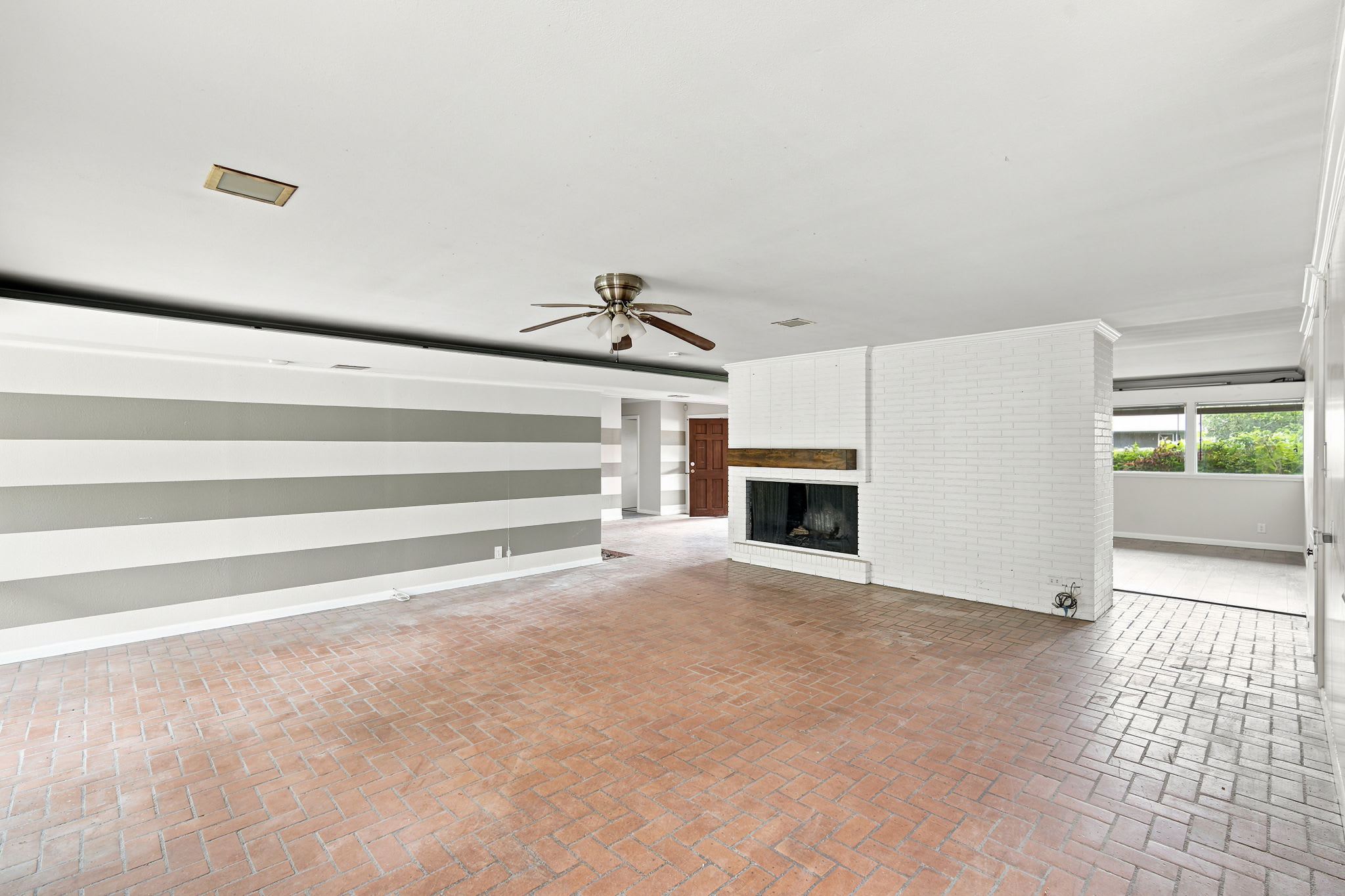 1444 Oaklawn Dr photo