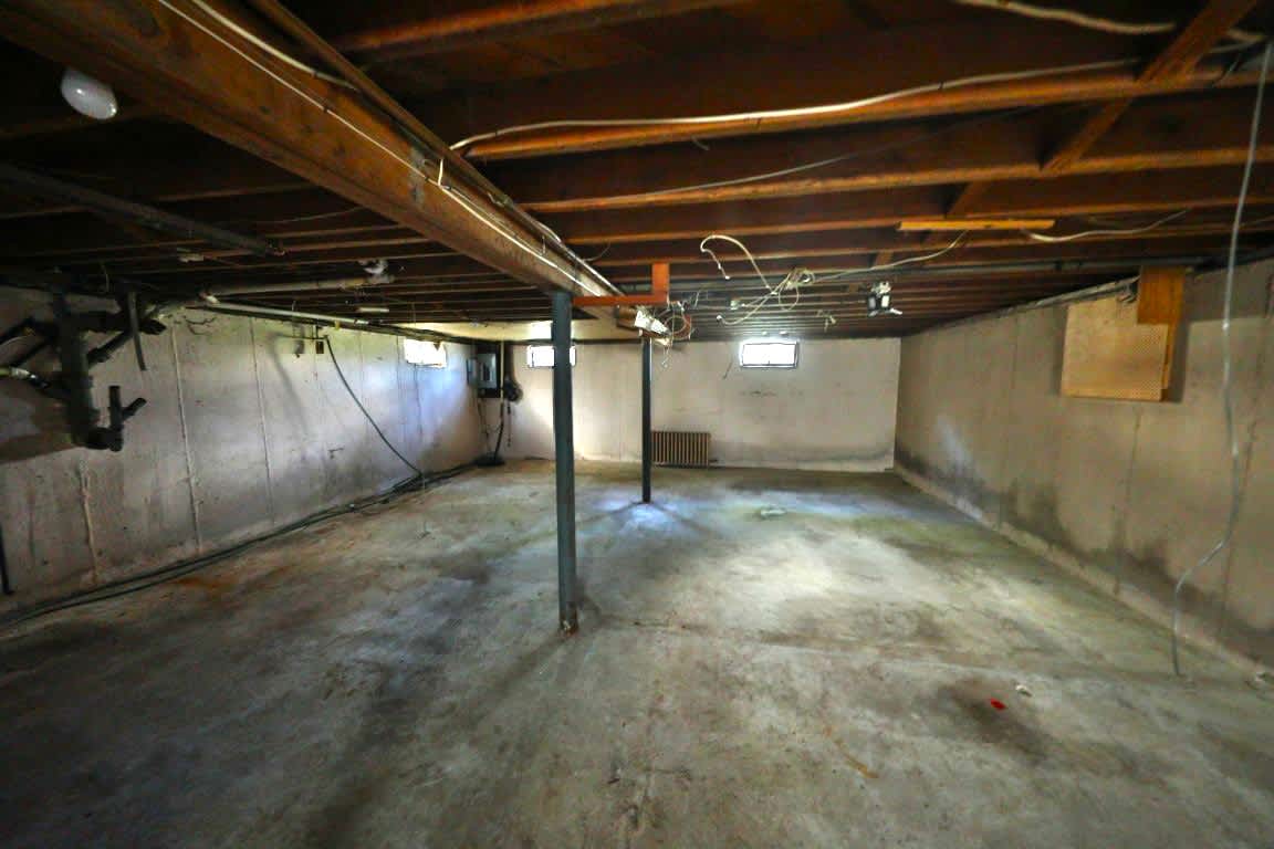 148 Eyland Ave photo