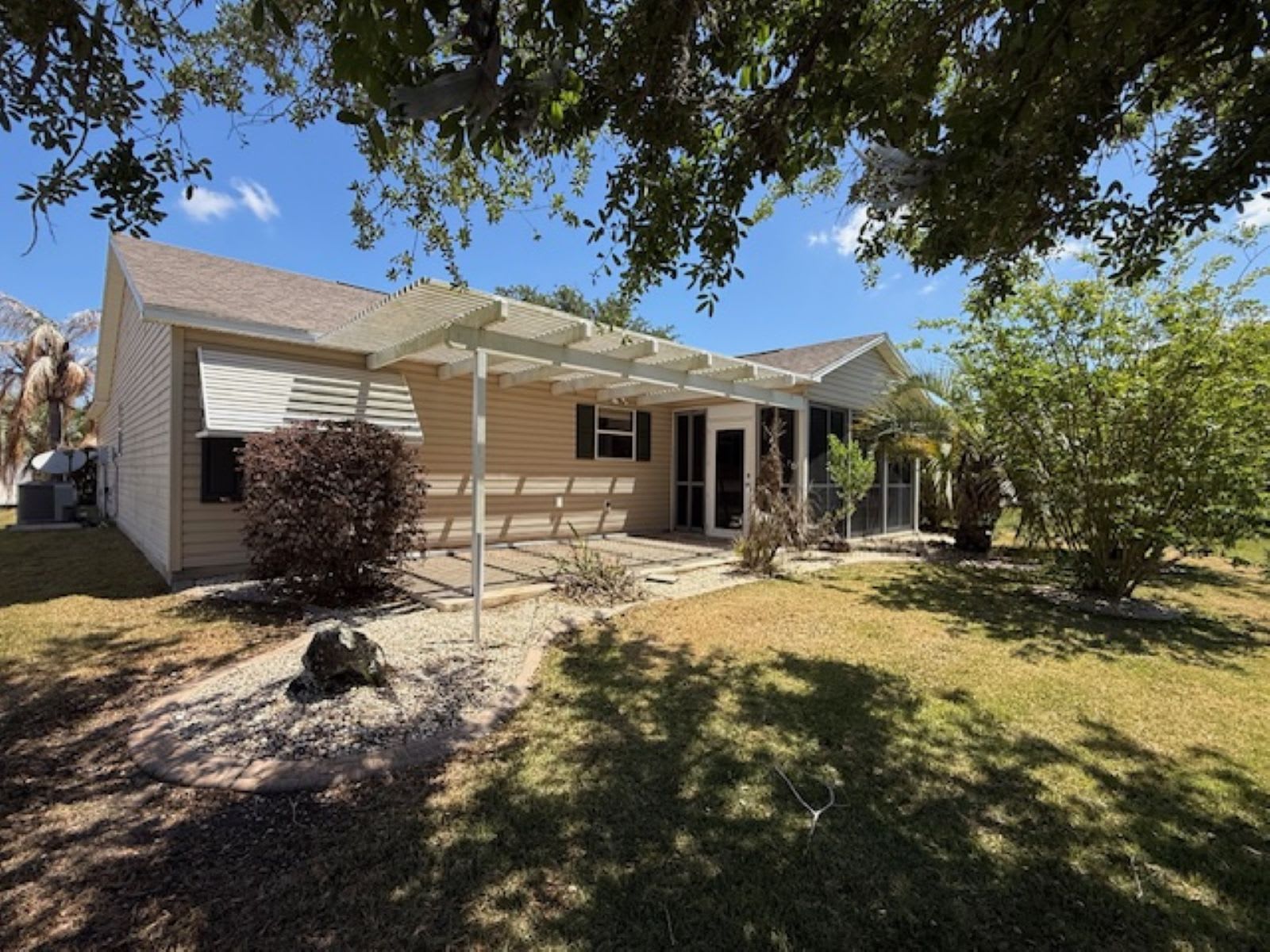 1089 Nash Loop photo