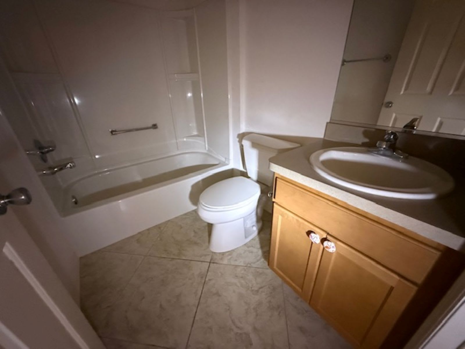 1089 Nash Loop photo