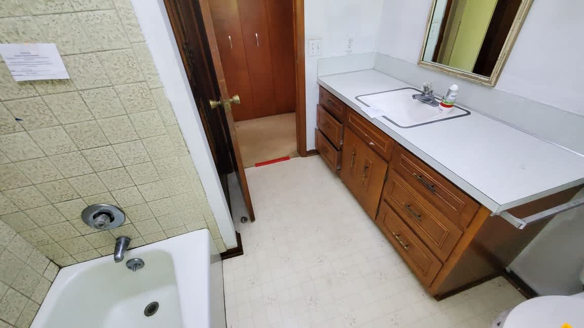 14261 Essenburg Dr photo